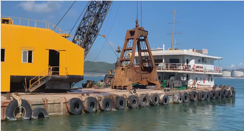 潮州华瀛液化天然气接收站项目配套码头工程港池和航道疏浚工程正式开工